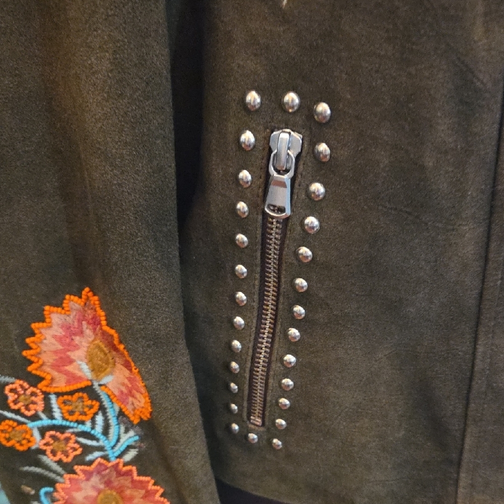 NWOT! Tasha Polizzi Beautiful Suede Jacket w/ Floral Embroidery & Beading - Picture 5 of 13